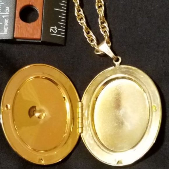 Sarah Coventry Locket and Earrings - Picture 3 of 6